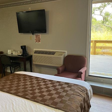 Outpost Motel Dripping Springs Bagian luar foto