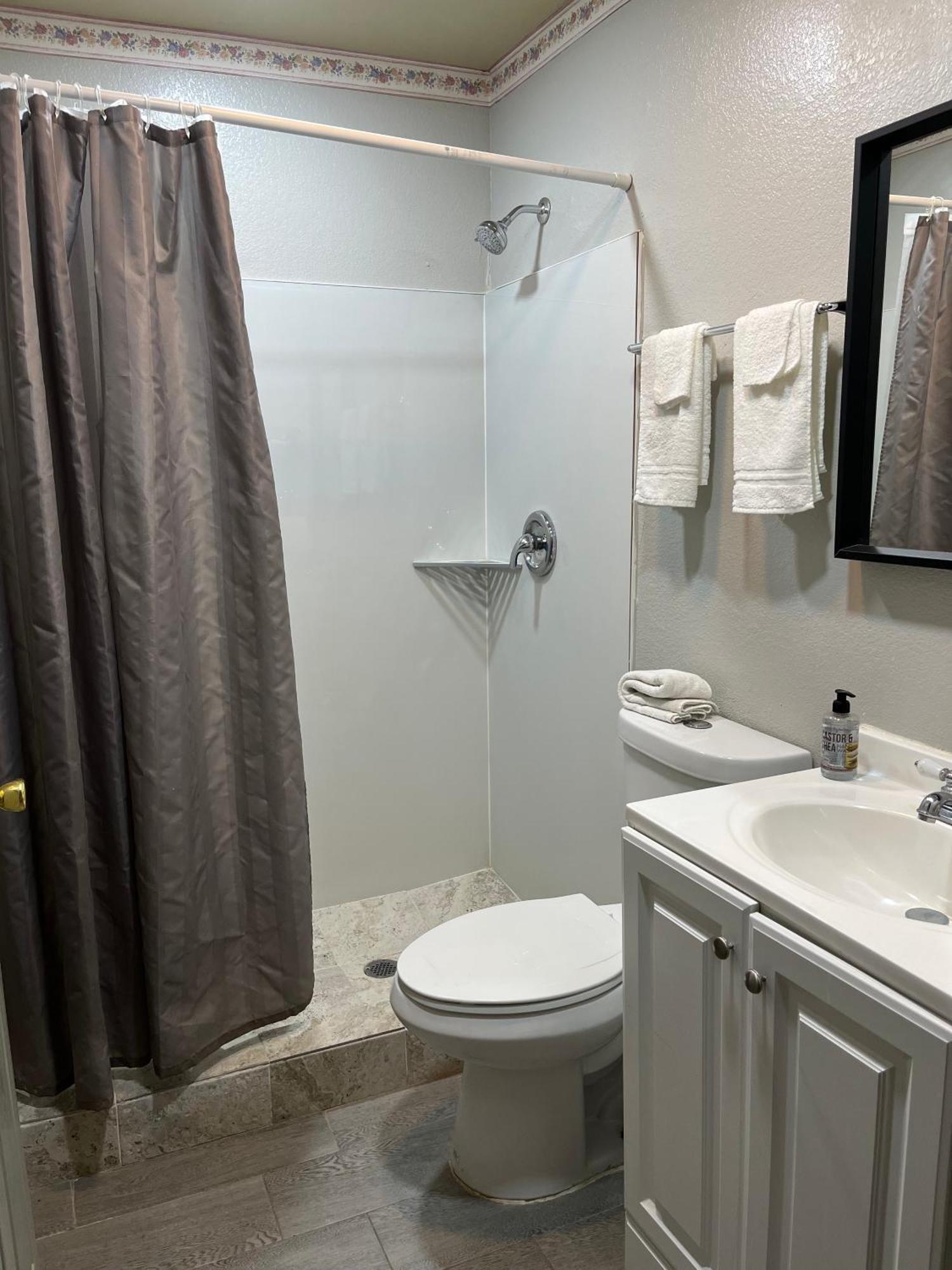 Outpost Motel Dripping Springs Bagian luar foto